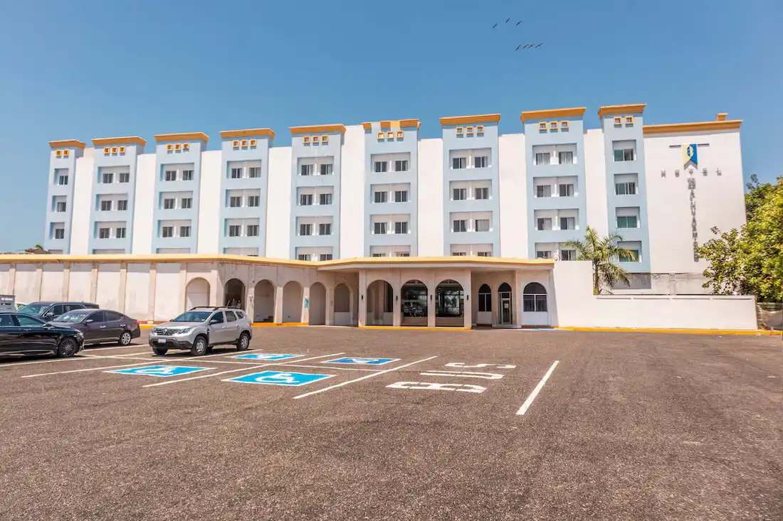 The facade of Hotel Baluartes seen from the car park in Campeche